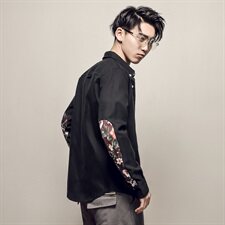 C8702春季新日系大码男纯色袖子民族风印花修身衬衫P50【控68】，男装衬衫，电商A001