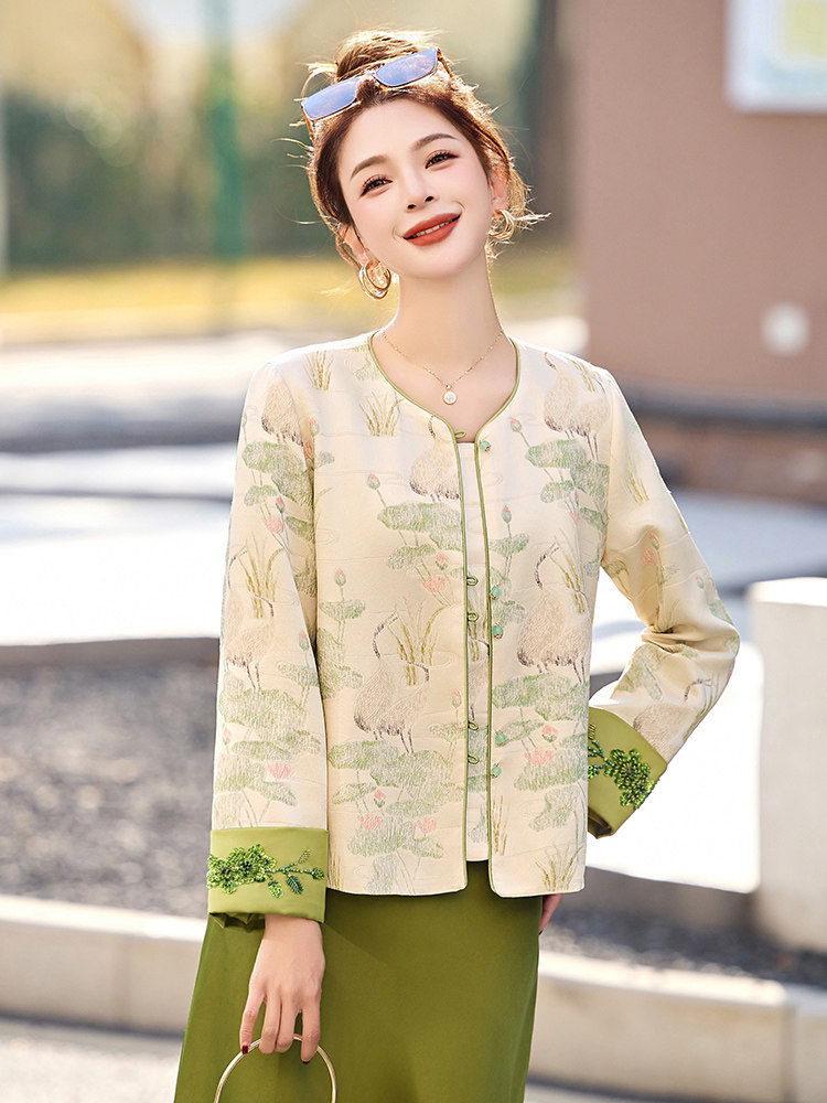 新中式国风外套女2025春秋新款今年流行超火小香风短款绿色花唐装,女装短外套,美沁