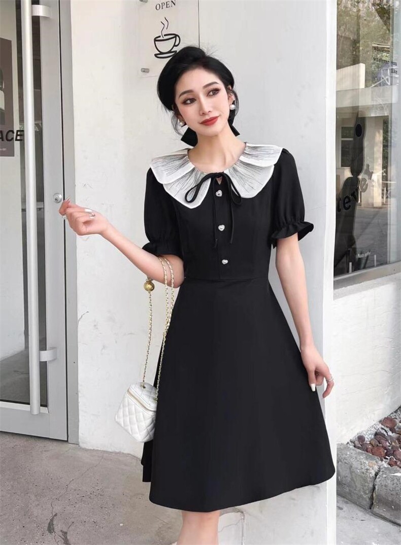 [现货]刺绣娃娃领系带连衣裙，三色、三码，女装连衣裙，依柏璐(1F)