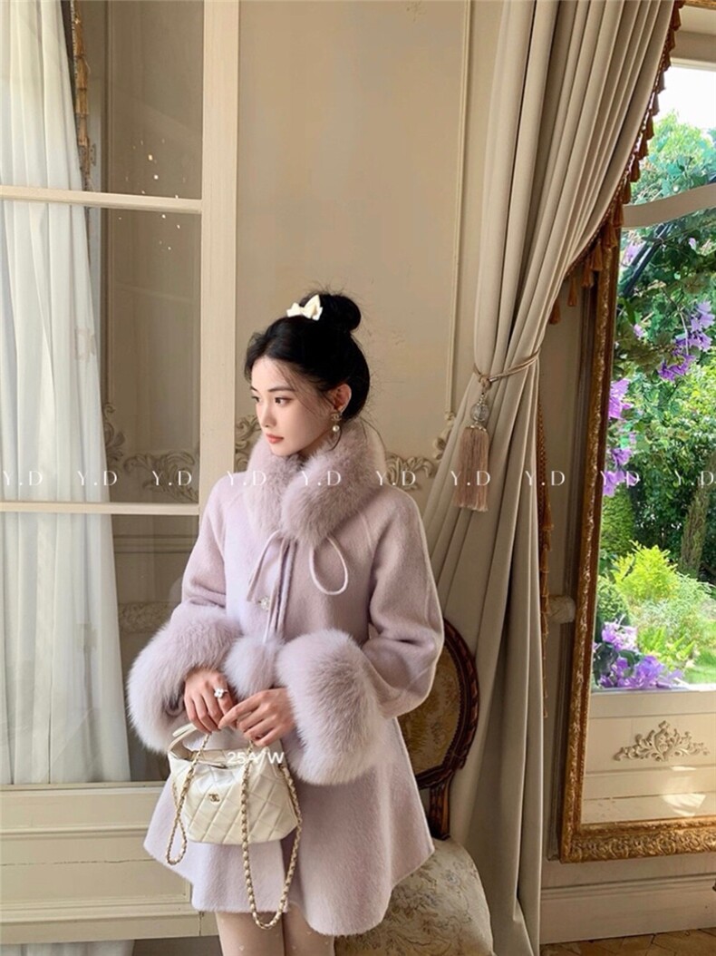 富家千金风高奢大衣重工羊毛狐狸毛双面呢温柔奢华外套,女装双面呢大衣,依嘟服饰