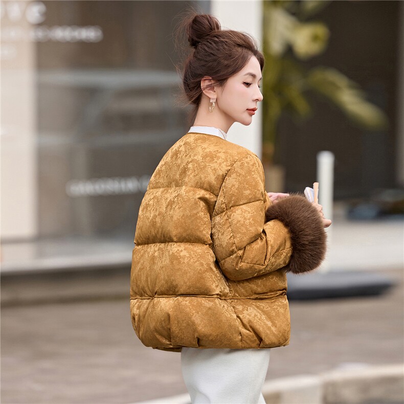 新中式提花羽绒服女2026冬季新款仿真狐狸毛90白鸭绒短外套女,女装羽绒服,姿衣坊
