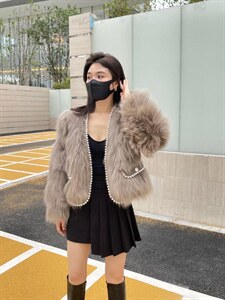 冬季新款珍珠狐狸毛外套图片