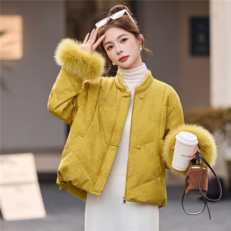 新中式立领羽绒服女2025冬季新款巨好看刺绣大毛领白鸭绒外套，女装羽绒服，浙宝029