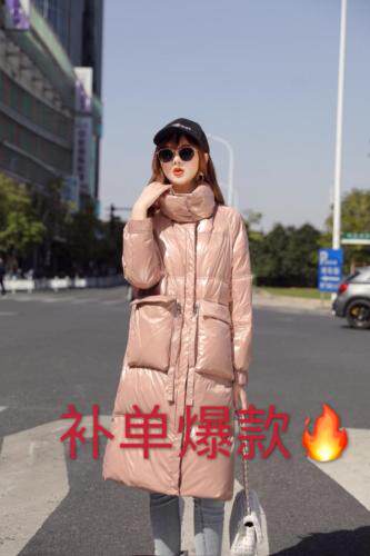 羽绒服白鸭绒黑色粉色卡色中长款，女装羽绒服，凯宝莉