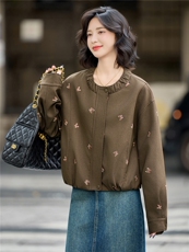 咖色刺绣小蝴蝶夹克美式复古外套女百搭休闲显瘦褶皱领短款上衣，女装短外套，梦懿尔
