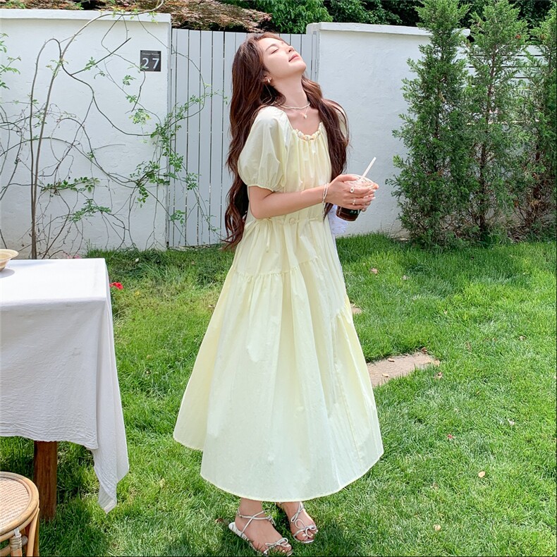 度假风黄色连衣裙女夏新款初恋甜美法式爆款减龄收腰显瘦别致长裙图片
