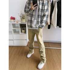 泥黄色