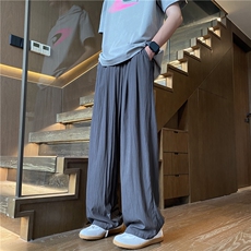 深灰色
