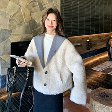 新款现货，针织领皮毛一体外套2C093-6679-P3=245-K368，女装短外套，2C093