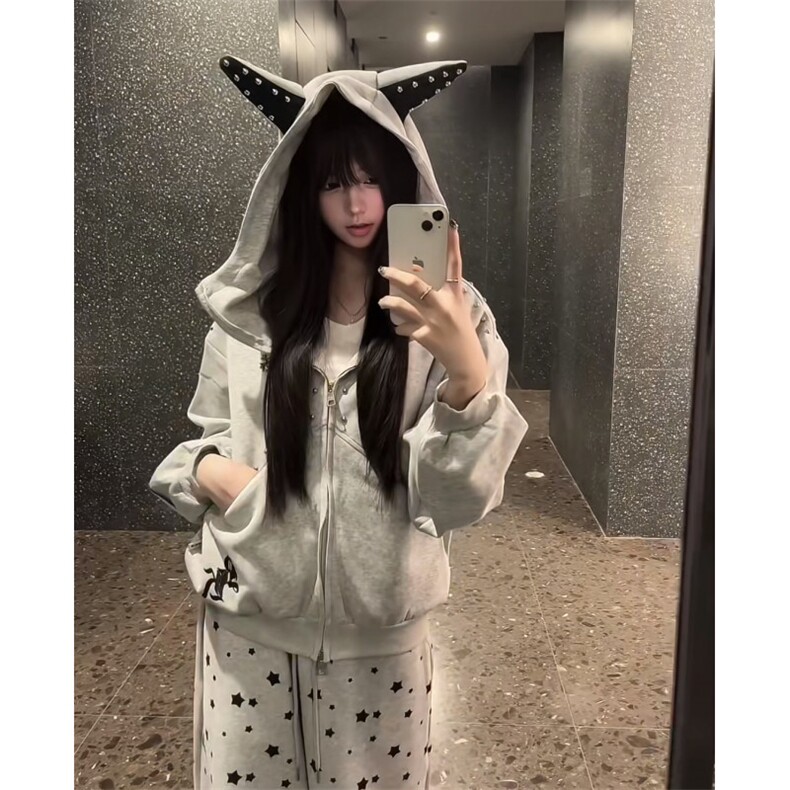 美式铆钉杜宾犬耳朵连帽恶魔卫衣秋季慵懒风设计情侣复古开衫外套图片