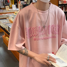 粉红色