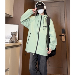 中性 秋款时尚宽松字母印花防水连帽冲锋衣夹克 F565 P65控88图片