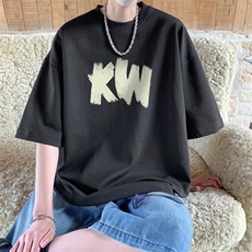 黑色