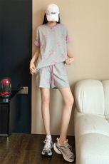 新款时尚运动休闲套装女夏设计感星星印花宽松显瘦短袖短裤两件套，女装套装/套裙，2C310