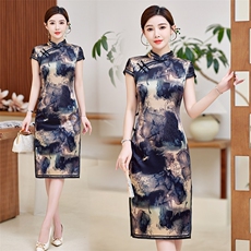 送考妈妈真丝国风水墨印花中长款桑蚕丝改良旗袍女气质显瘦连衣裙，女装汉服/婚纱/旗袍/礼服，小荷流