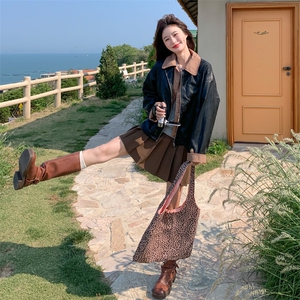 美式黑色拼接假两件机车服短外套女春秋超火好看高级小众夹克上衣图片
