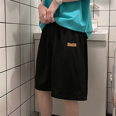 黑色