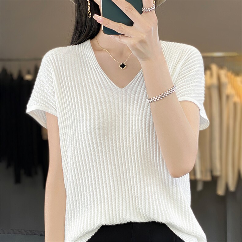 2025年夏季不连帽女士V领时尚百搭短袖，女装T恤，森墨