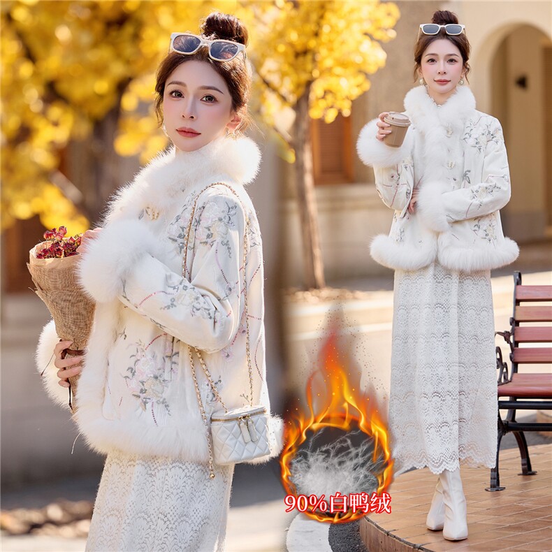【bao款大货已出】2025新款冬装重工刺绣狐狸毛羽绒服90%白鸭绒,女装羽绒服,雅静靓衣
