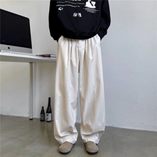 米白色