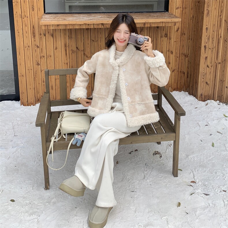 杏色温柔风皮毛一体羊羔毛外套女2025冬季新款高级感气质显瘦棉服,女装毛呢外套,2B190