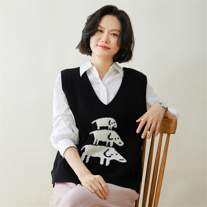 可爱三只小狗图案羊毛马甲女宽松显瘦V领无袖针织背心外套秋冬季,女装马甲,迎冬羊绒