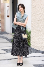 夏季薄款时尚休闲牛仔套装2024年女新款显瘦无袖马甲吊带裙两件套，女装套装/套裙，流量+