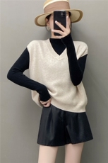 HE|轻奢简约百搭baby山羊绒针织马甲女V领毛衣宽松背心坎肩，女装针织衫/毛衣，织绒羊