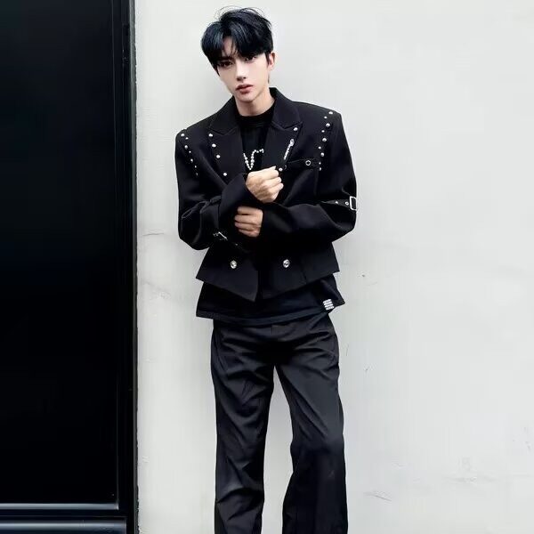 高级感铆钉设计短款小西装男2025秋季新款小众双排扣绑带西服外套，男装西服套装，星座506A