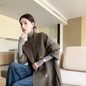 时尚百搭女士羊毛大衣黑色简约设计显瘦修身保暖外套图片
