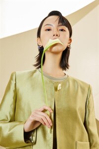 【现货】春季新品 拱针缎面外套图片