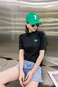 新款夏装短?小衫全新上架图片