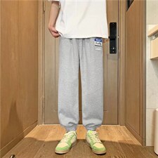 灰色