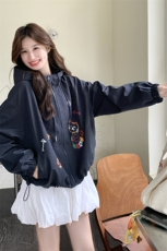 藏青色刺绣连帽短外套女春秋2025新款流行爆款小个子百搭夹克上衣，女装短外套，慧尚依恋