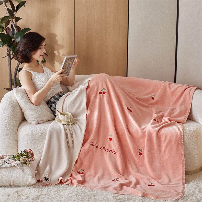 新款牛奶绒保暖花朵毯，毯子，一起卖家纺