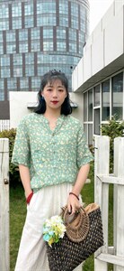 纯苎小衫
时尚女装巜川哲》4028图片