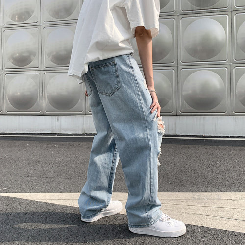 浅蓝色