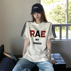 抖音得物品质二开240克宽松纯棉美式潮牌印花三条杠中性风短袖T恤图片