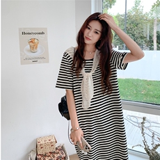 今日新品条纹连衣裙有数据拼接披肩跑量2C323-1129-P115-K158，女装连衣裙，2C323