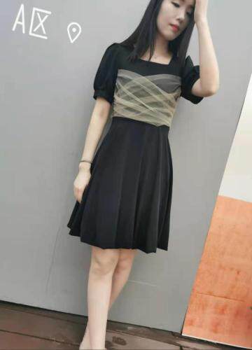 〈现货〉连衣裙，女装连衣裙，伊娜蕾尔