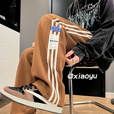 深棕色