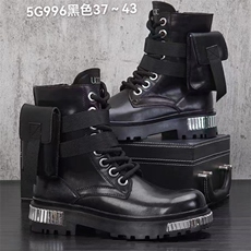 黑色