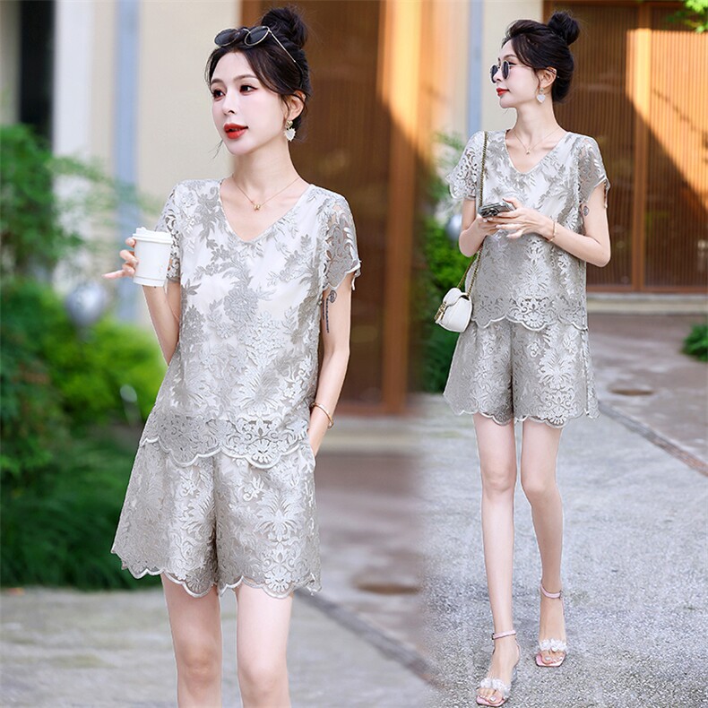 时尚蕾丝花边镂空套装女2024年夏季新款舒适休闲流行洋气两件套图片