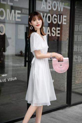 〈现货〉连衣裙，女装连衣裙，伊娜蕾尔