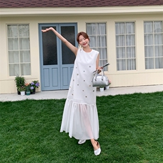 温柔系白色漂亮初恋无袖背心连衣裙女夏季超仙法式网纱拼接长裙子，女装连衣裙，纯色衣恋