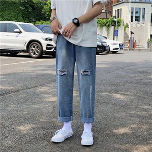 港风夏款男破洞牛仔裤宽松字母印花潮直筒九分裤n图片