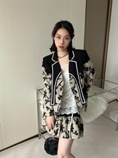 富士山下套装满满的复古小风潮，女装职业装，Queena PHoebe