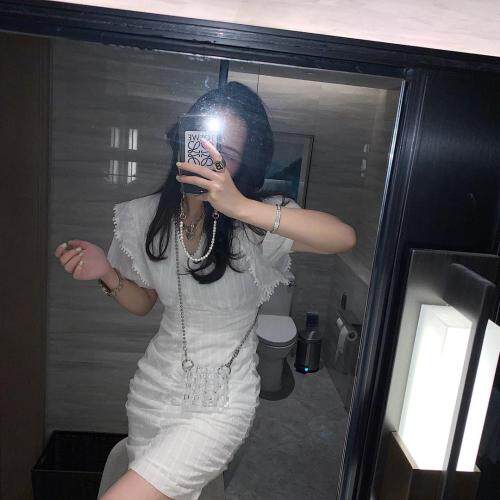 V领泡泡袖连衣裙，女装连衣裙，XTZ style