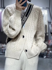 2024秋冬新款羊毛女士重磅加厚两扣羊毛开衫，女装羊毛衫，胜酷羊绒
