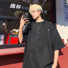 黑色